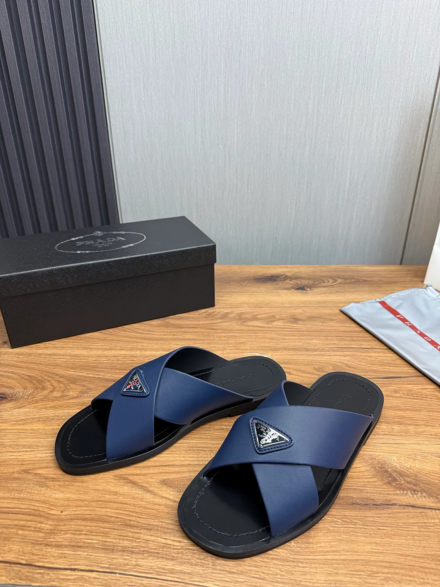Factory price 340💰 ＰＲＡＤＡPrada - popular men's slippers hot sale 🔥 🩴Official website one to one production 38-45 sizes 45 46 🉑️Customized!